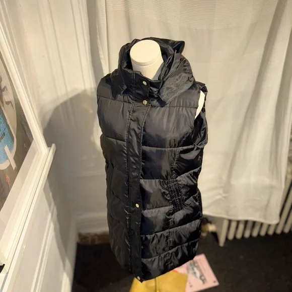 Private Label Midnight Black Puffer Vest - Picture 16 of 16